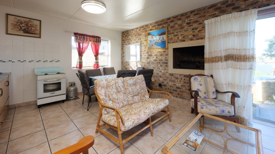 To Let 2 Bedroom Property for Rent in Oceanview Heights Western Cape
